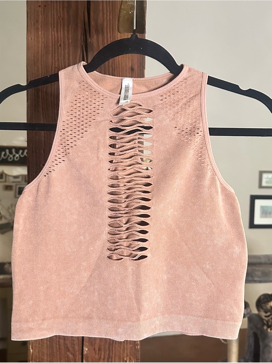 Pebby Forevee Tops - Ladder-Front Crop Tank Top in Blush Pink
